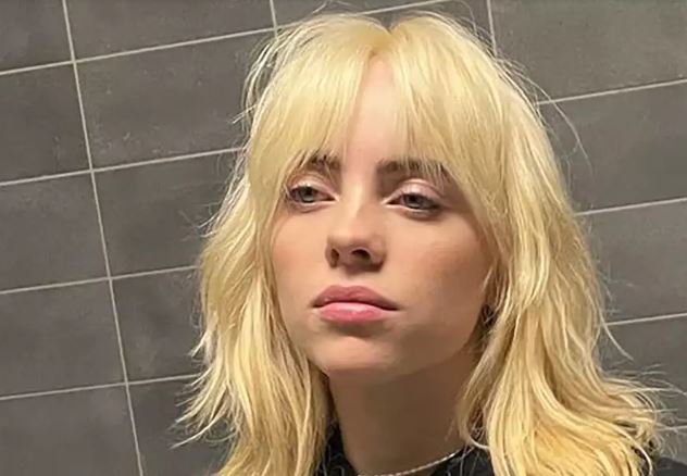 Billie Eilish recordando sus días rubia