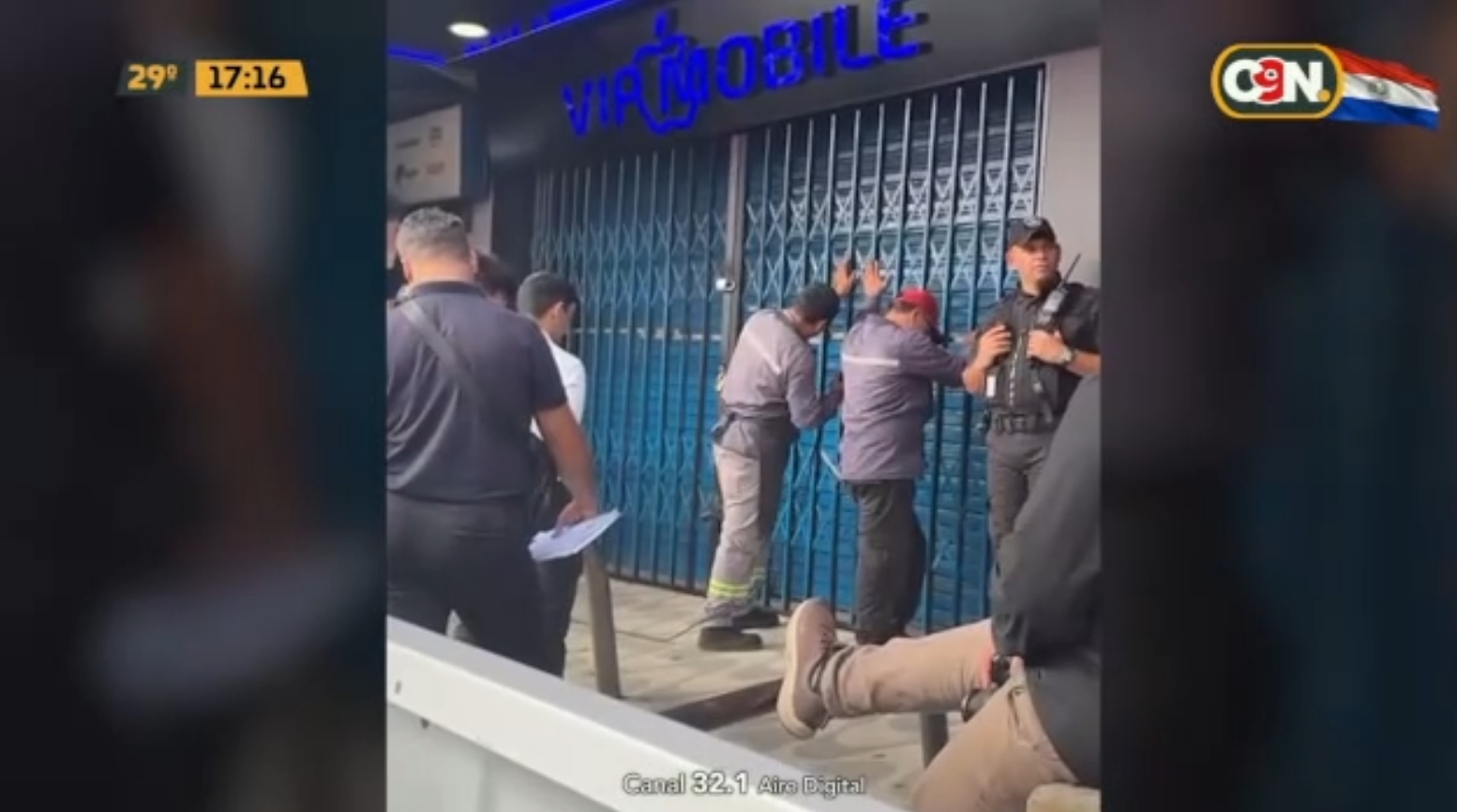 Denuncian cierre irregular de comercio en CDE - C9N